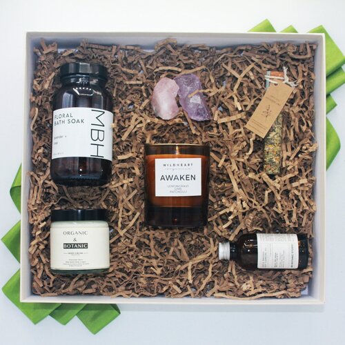 earth love | mum to be gifts | luxe mum to be gifts