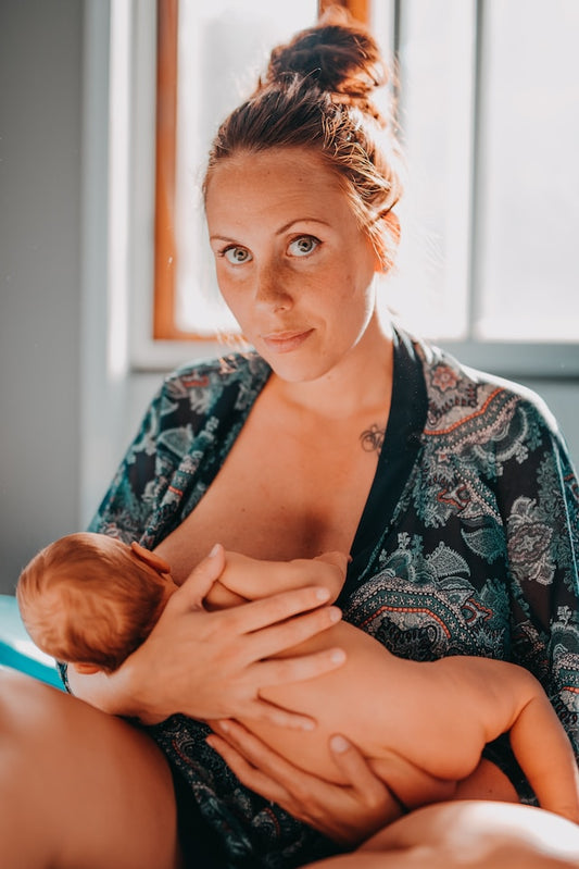 Midwives vs. Doulas: Navigating Your Birth Support Team