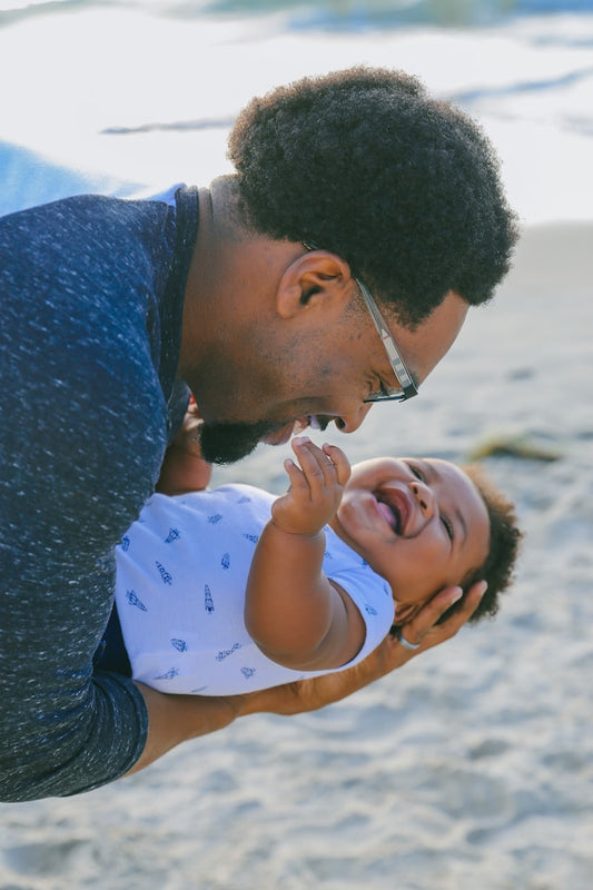 Baby Steps to Daddy Bonds: Crafting Lasting Connections with Your Newborn