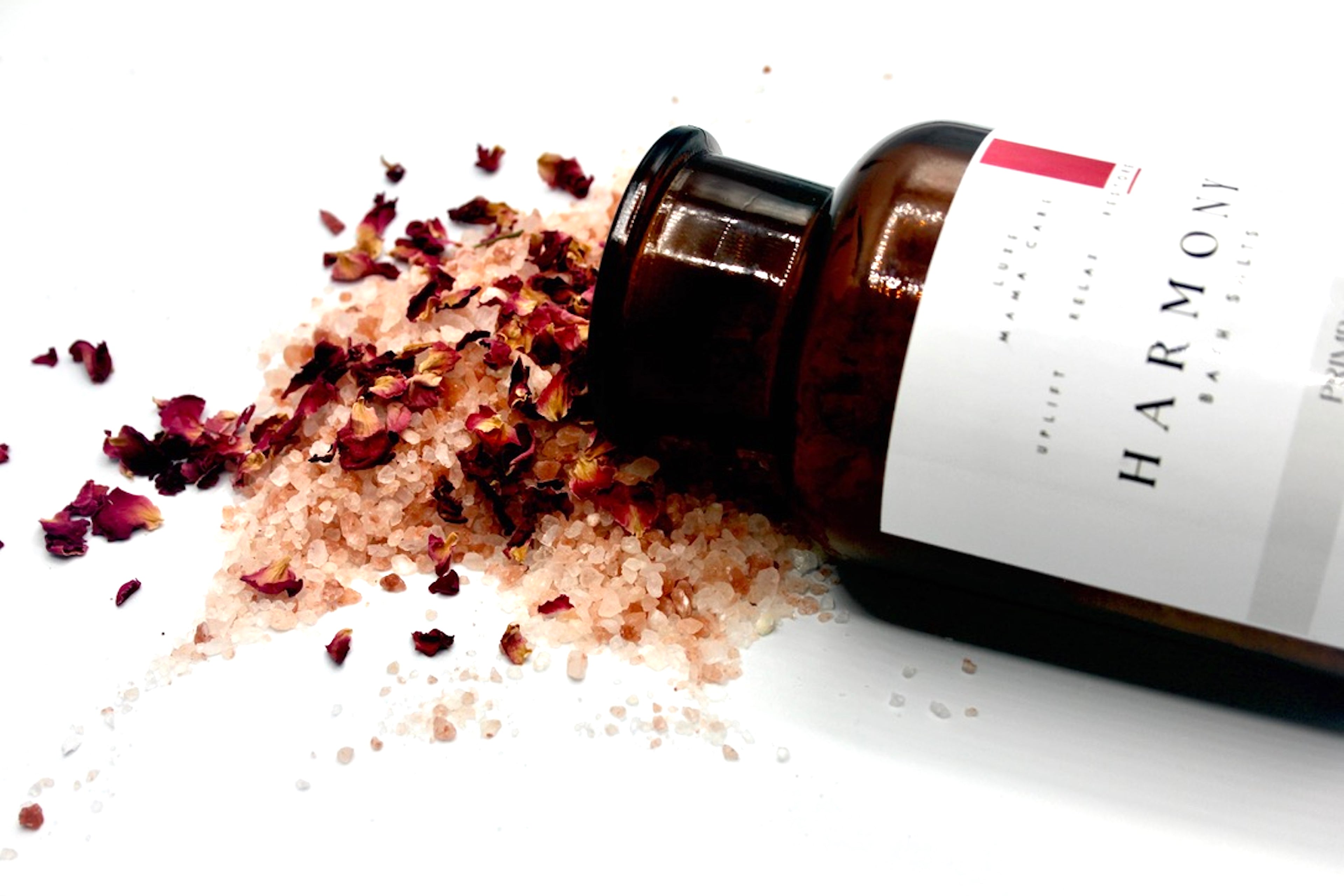 Mineral rich botanical bath salts for relaxation and recovery
